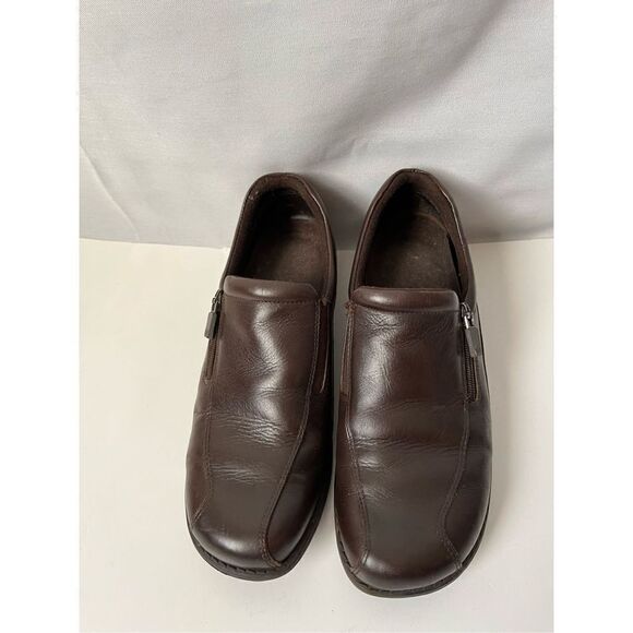 Brown Comfy Flat shoes - Picture 2 of 9